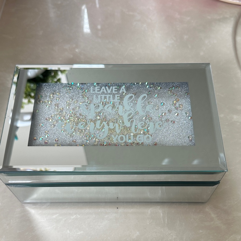 Mirrored Jewelry Box with Sparkle Design